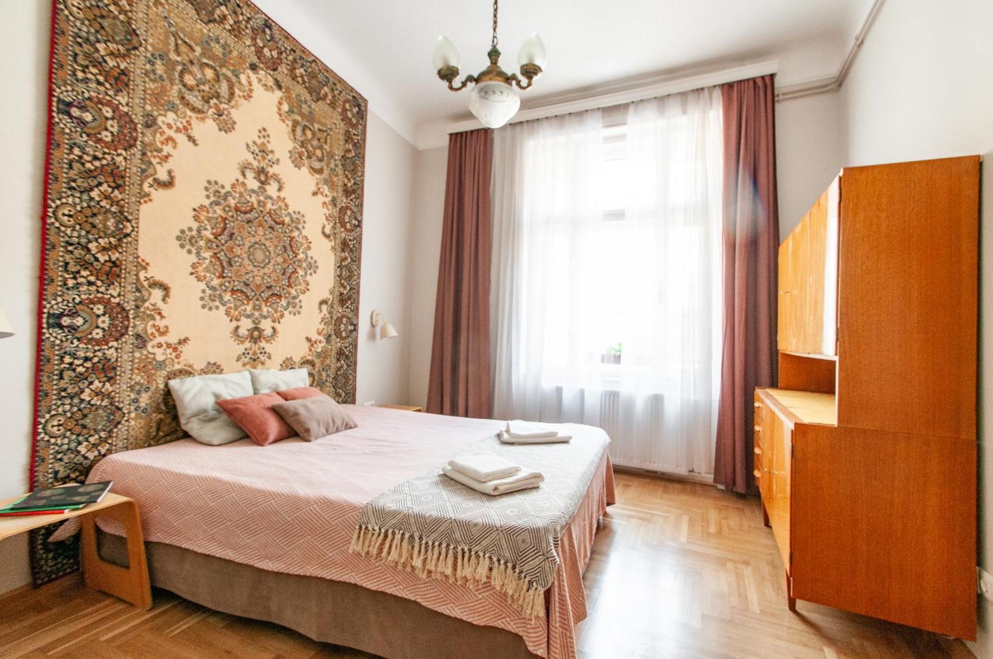 Spacious Family Suite Along River Side, In The Heart Of Buda Boedapest Buitenkant foto