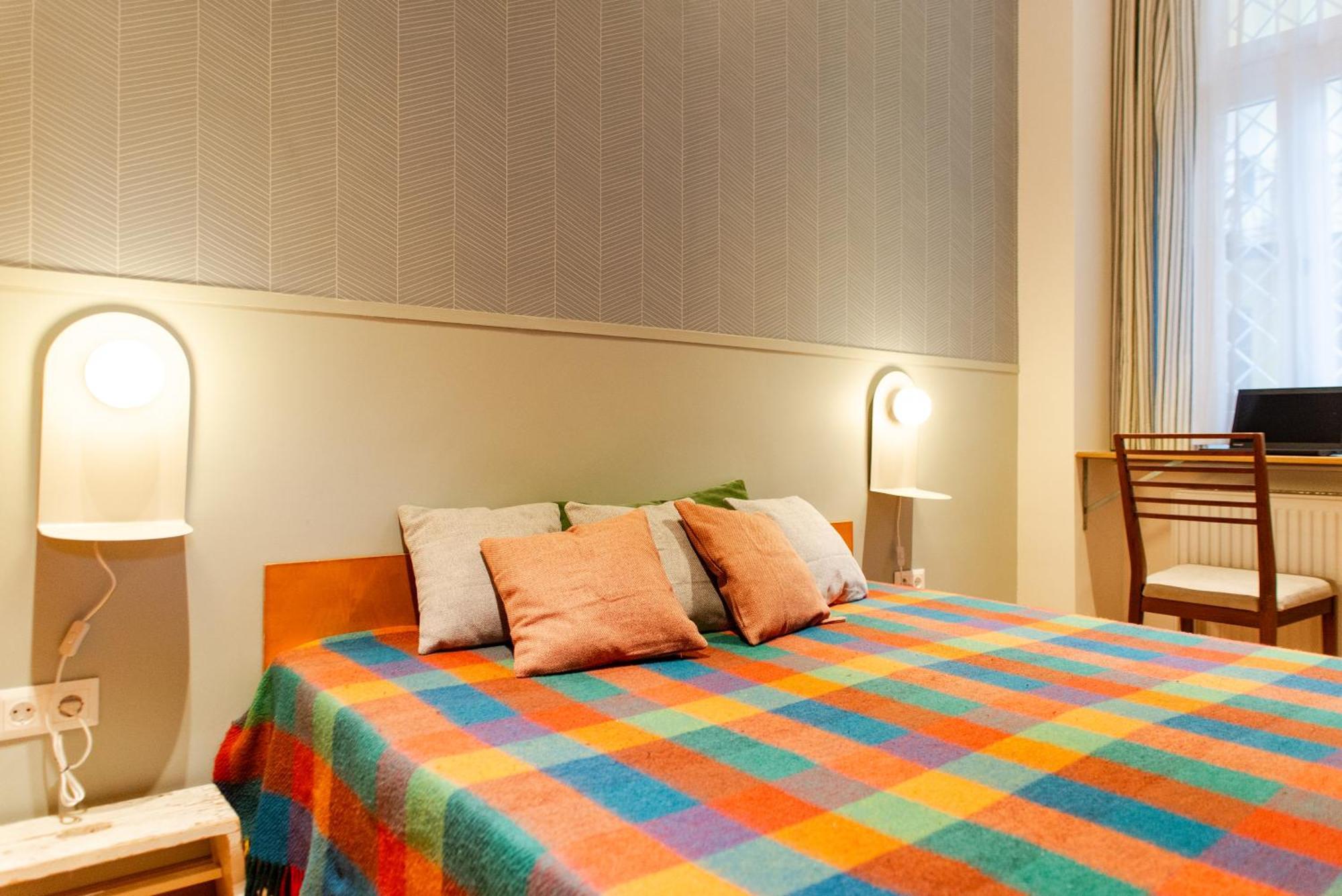 Spacious Family Suite Along River Side, In The Heart Of Buda Boedapest Buitenkant foto