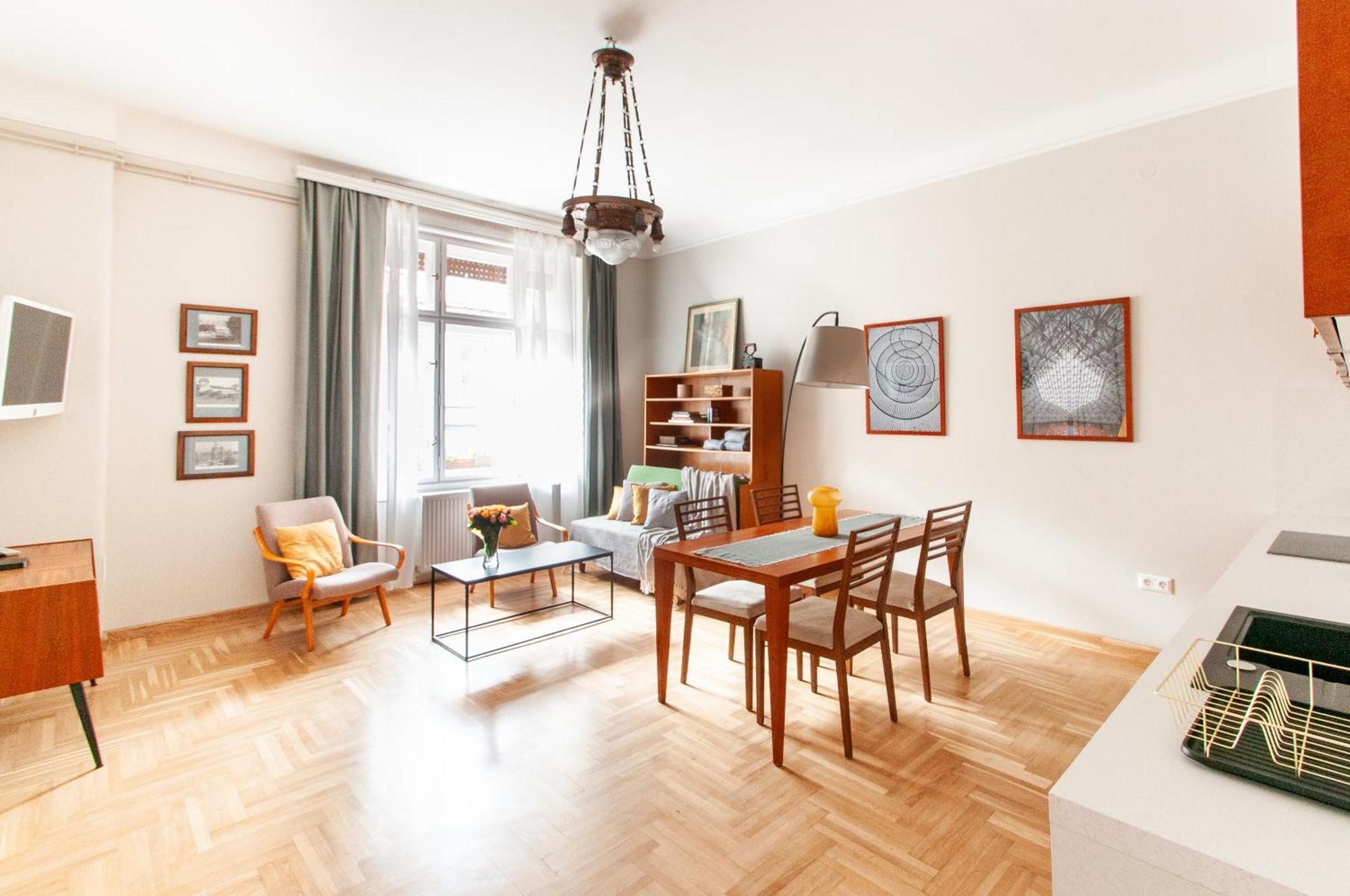 Spacious Family Suite Along River Side, In The Heart Of Buda Boedapest Buitenkant foto