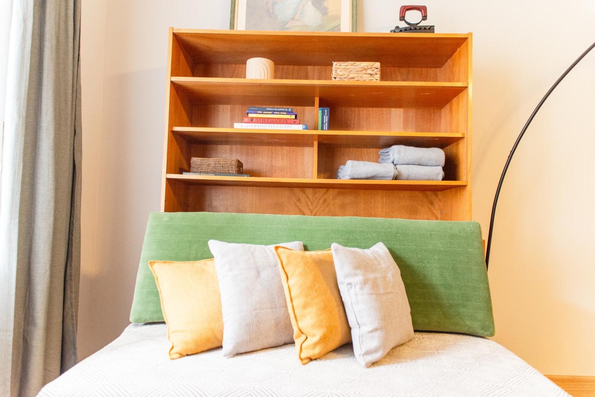 Spacious Family Suite Along River Side, In The Heart Of Buda Boedapest Buitenkant foto