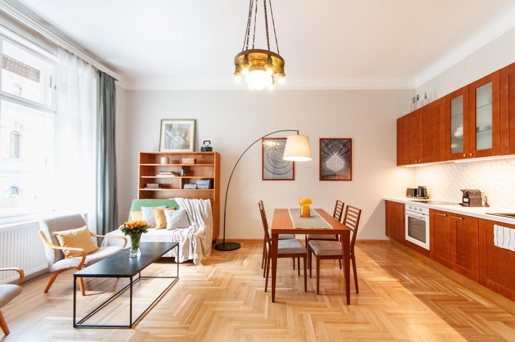 Spacious Family Suite Along River Side, In The Heart Of Buda Boedapest Buitenkant foto