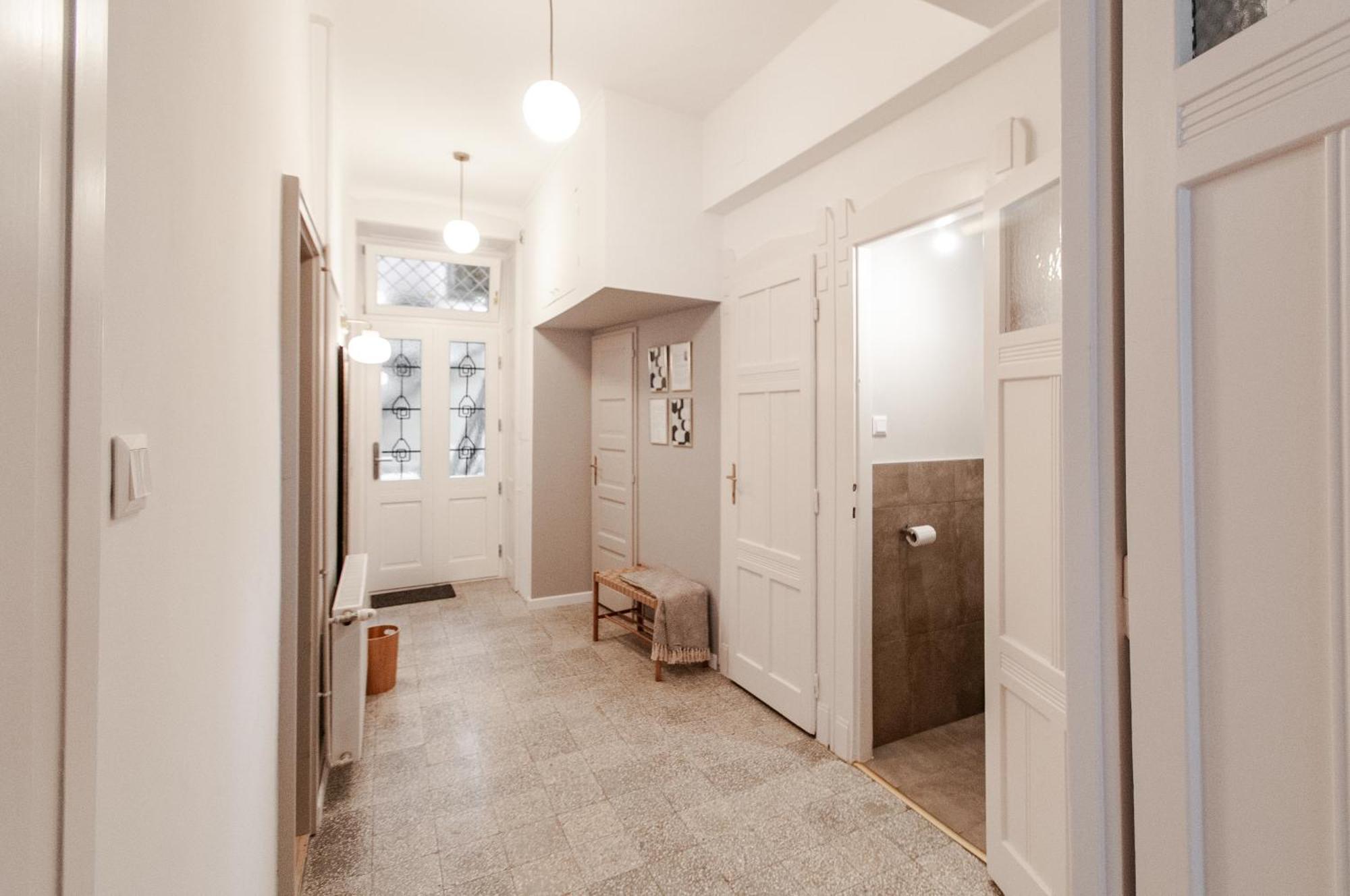 Spacious Family Suite Along River Side, In The Heart Of Buda Boedapest Buitenkant foto