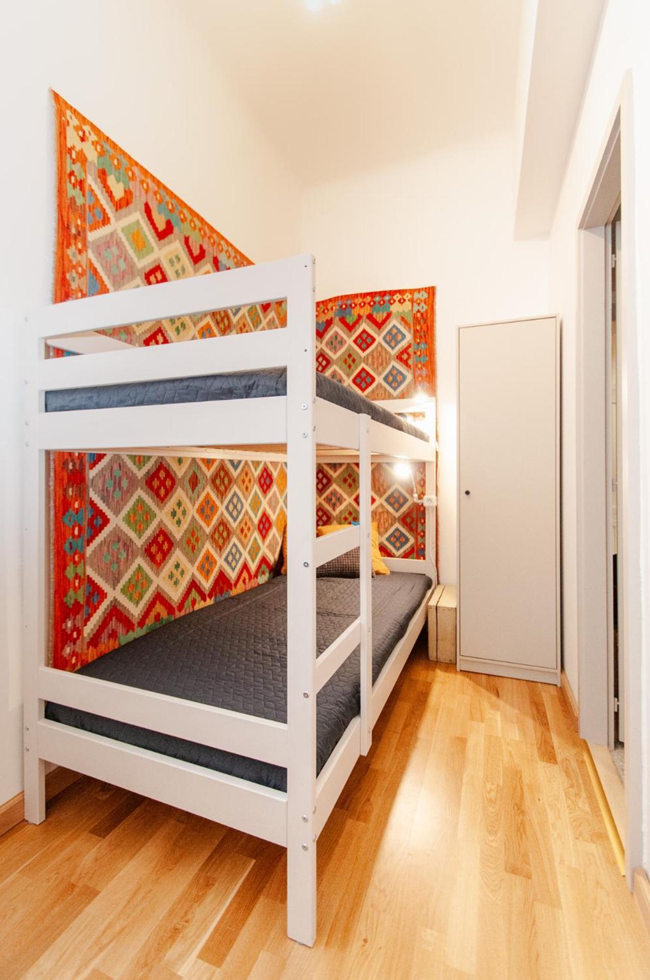 Spacious Family Suite Along River Side, In The Heart Of Buda Boedapest Buitenkant foto