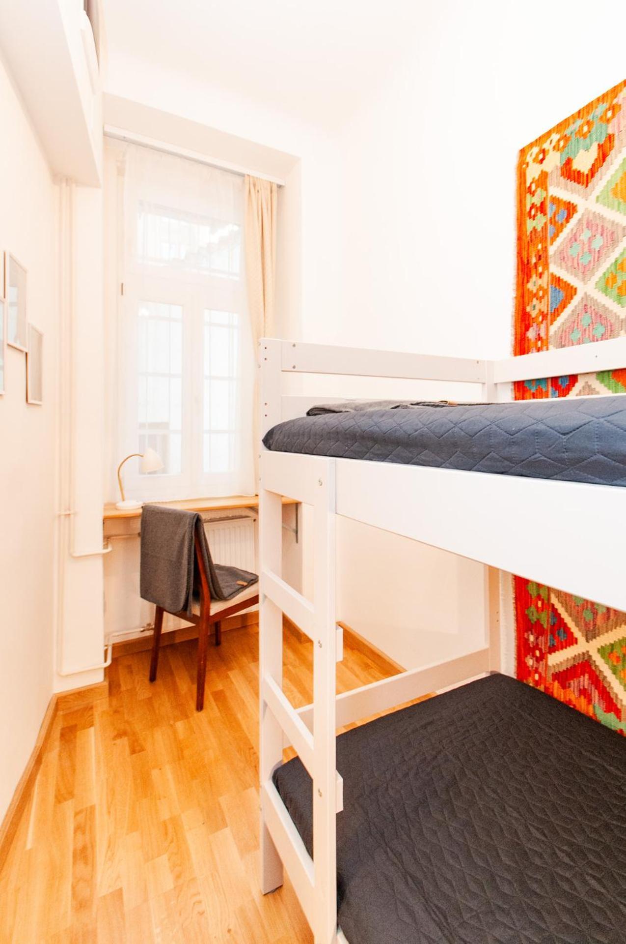 Spacious Family Suite Along River Side, In The Heart Of Buda Boedapest Buitenkant foto