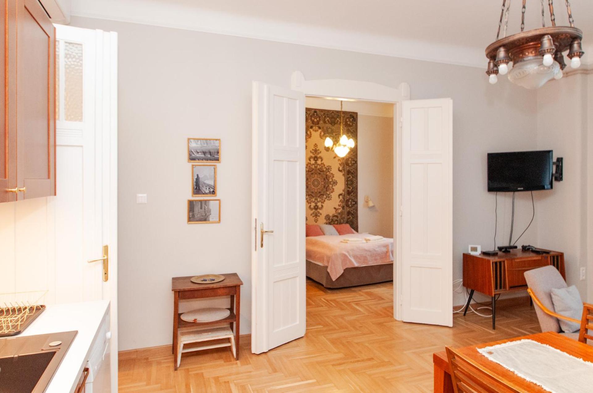 Spacious Family Suite Along River Side, In The Heart Of Buda Boedapest Buitenkant foto