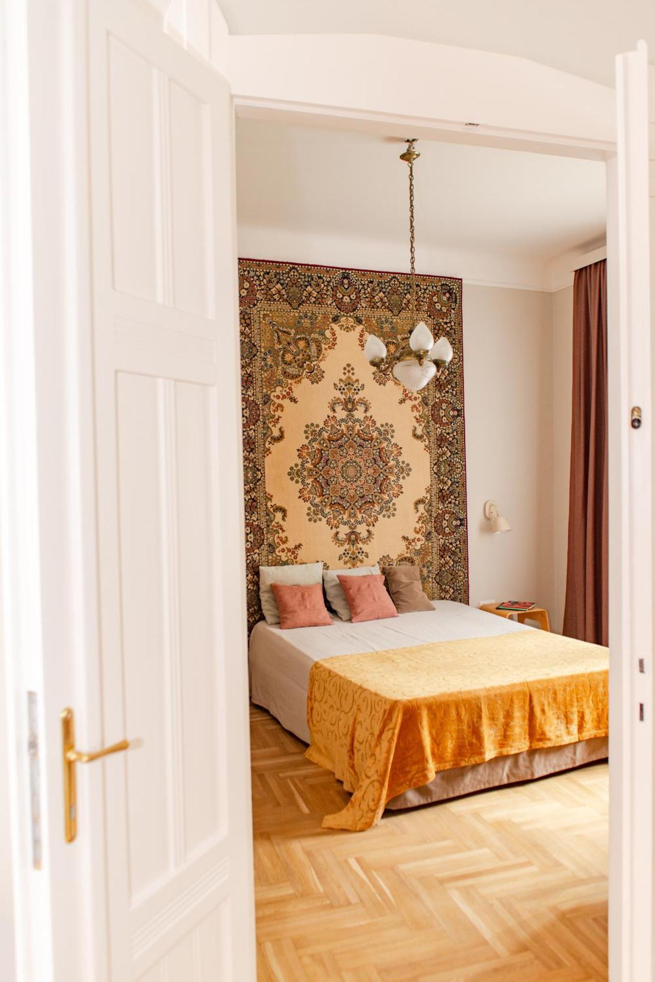 Spacious Family Suite Along River Side, In The Heart Of Buda Boedapest Buitenkant foto